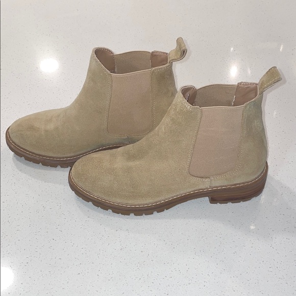 Steve Madden Shoes - Steve Madden Women's Tan Suede Chelsea Boots